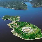 Oscarsborg Castle & 4* Drobak